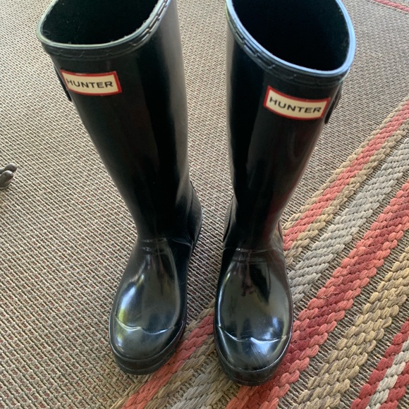 The hunter boots are in good condition, only worn a few times. - Picture 2 of 2
